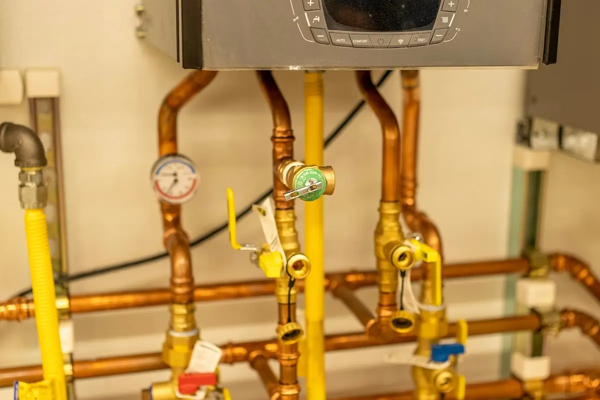 Licensed technician providing Emergency Plumbing for a homeowner in Marrero